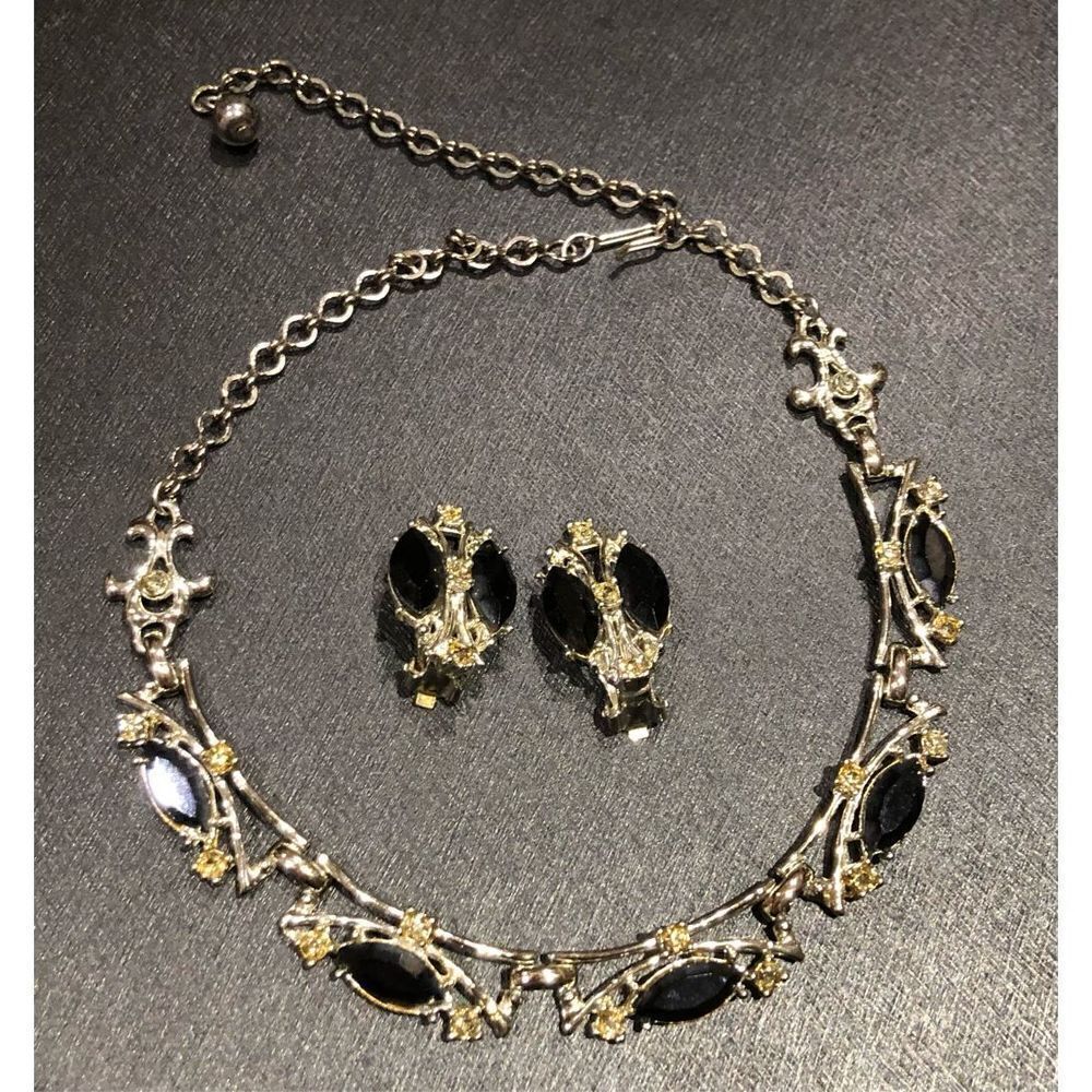 VINTAGE - 🎉HP🎉50s Silvertone Choker & Earring Set/Black Navettes/Rhinestones
